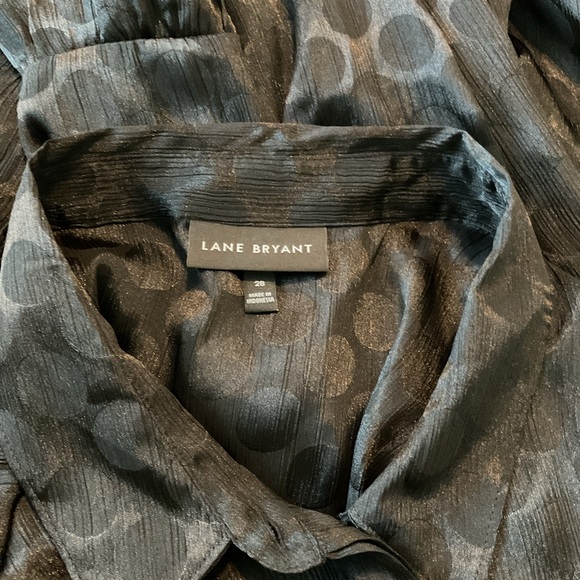 Lane Bryant Black Blouse. Plus Size 28.  Button front.  Long Sleeve w/ buttons. - Picture 8 of 8